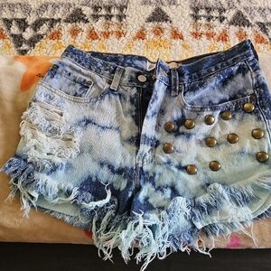 Levi Jean Shorts- Super cute